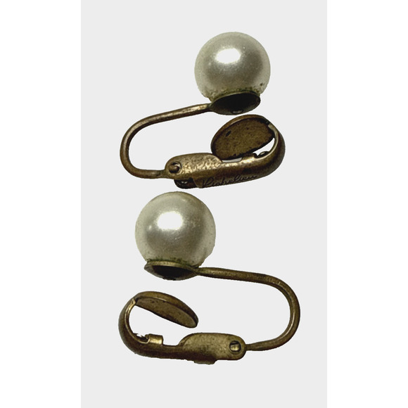 Vintage Richelieu Faux Pearl Huggie Clip On Earrings Gold Metal Brass Read - Picture 2 of 12